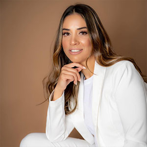 דיקלה אומזגין