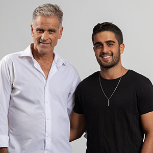 שלו אטון - חברה