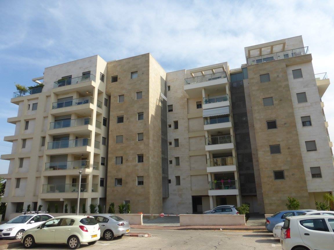 הוספת 2.5 קומות למבנה קיים. פיקוח מטעם הדיירים