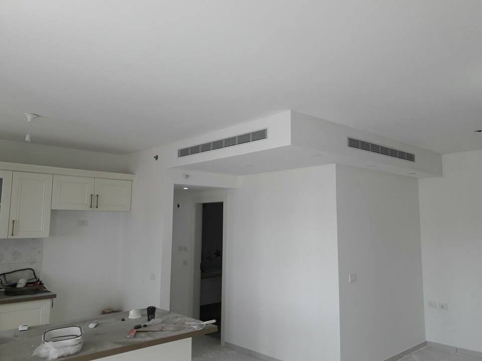 בניין מגורים בן 13 קומות עם דירות 4 או 5 חדרים
