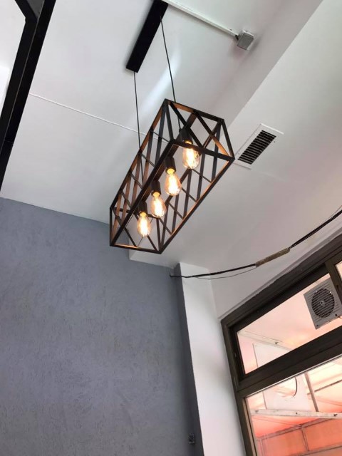 התקנת גופי תאורה בבר קפה בכפר סבא 