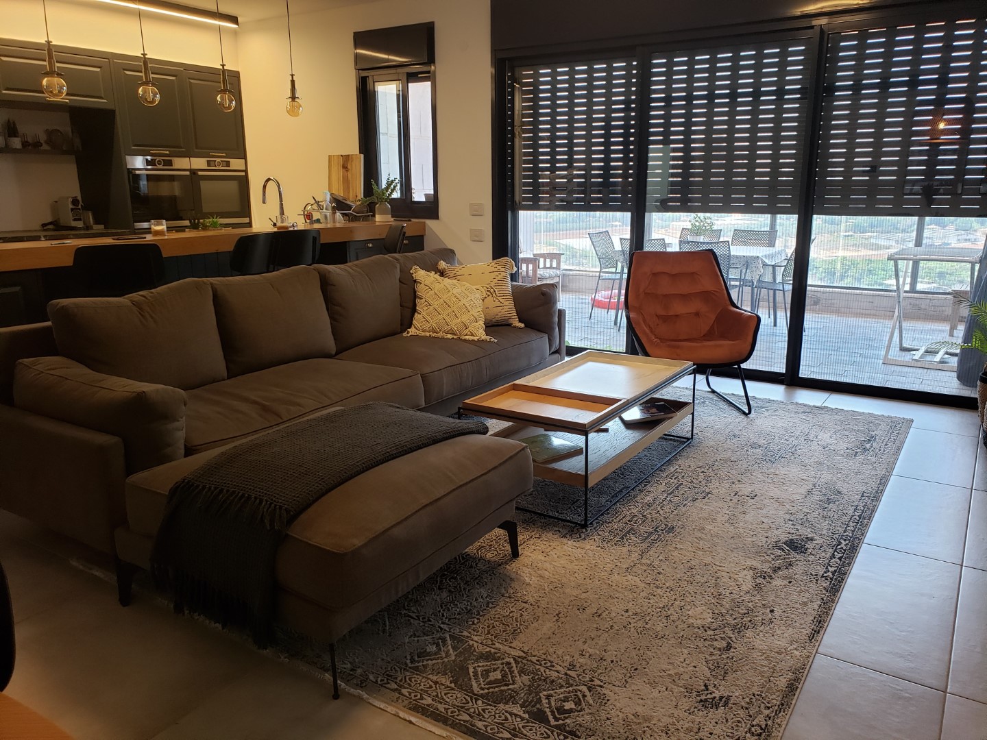 דירת 5 חדרים הוד השרון 