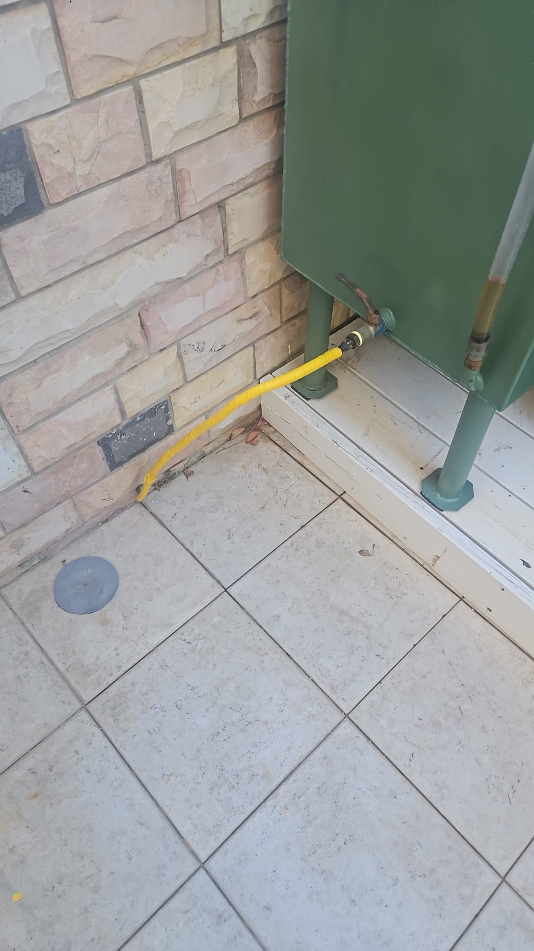 הלחמת קו נחושת שבור עבור מאגר נפט ביתי - שערי תקווה