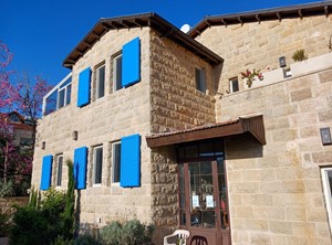תריסי רפפה בפתיחה החוצה
