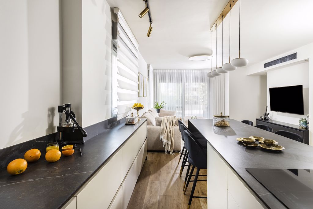 מודרנית חמה בהוד השרון