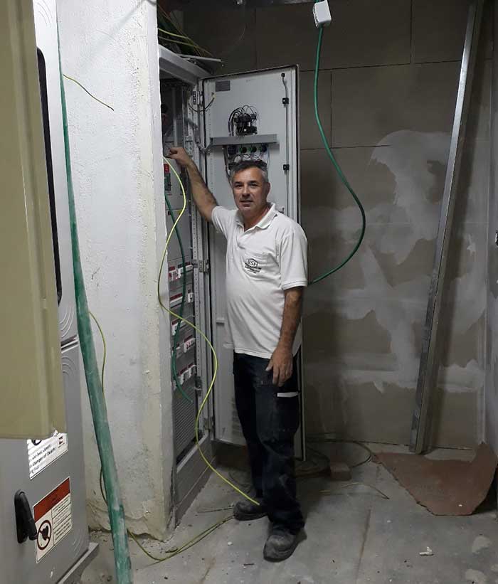 תכנון והתקנת לוחות חשמל