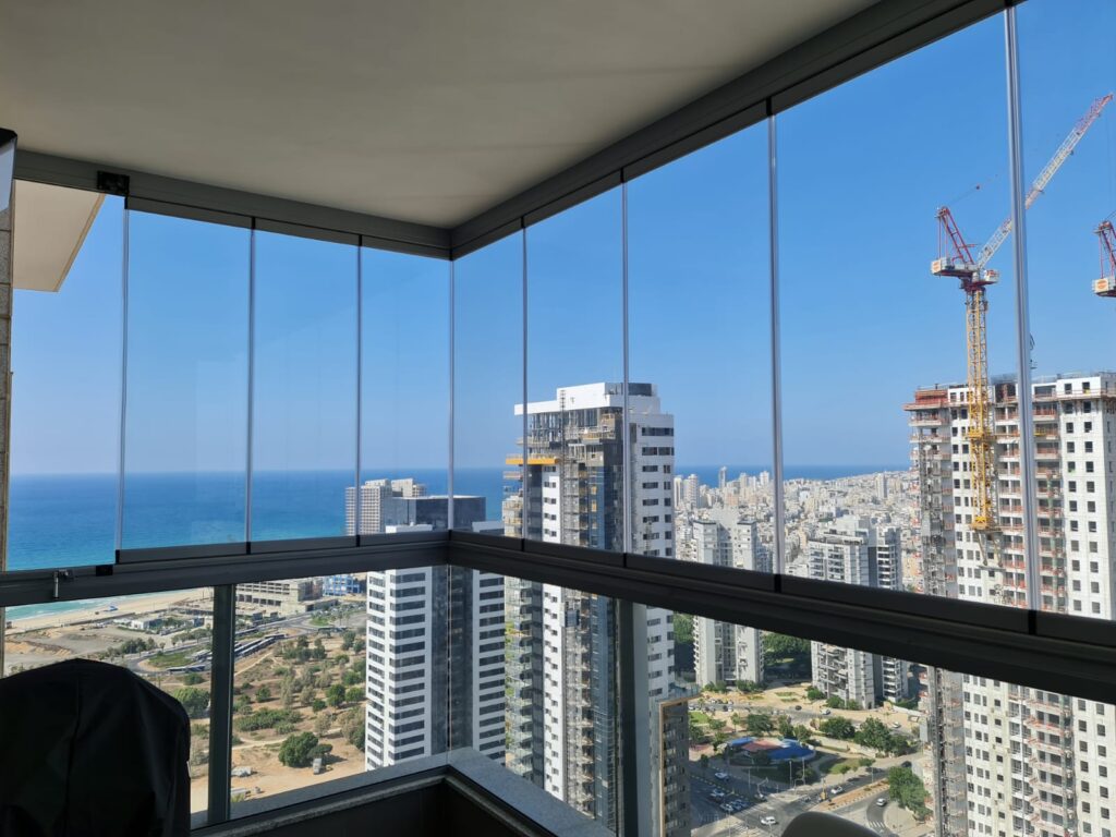 סגירת מרפסות
