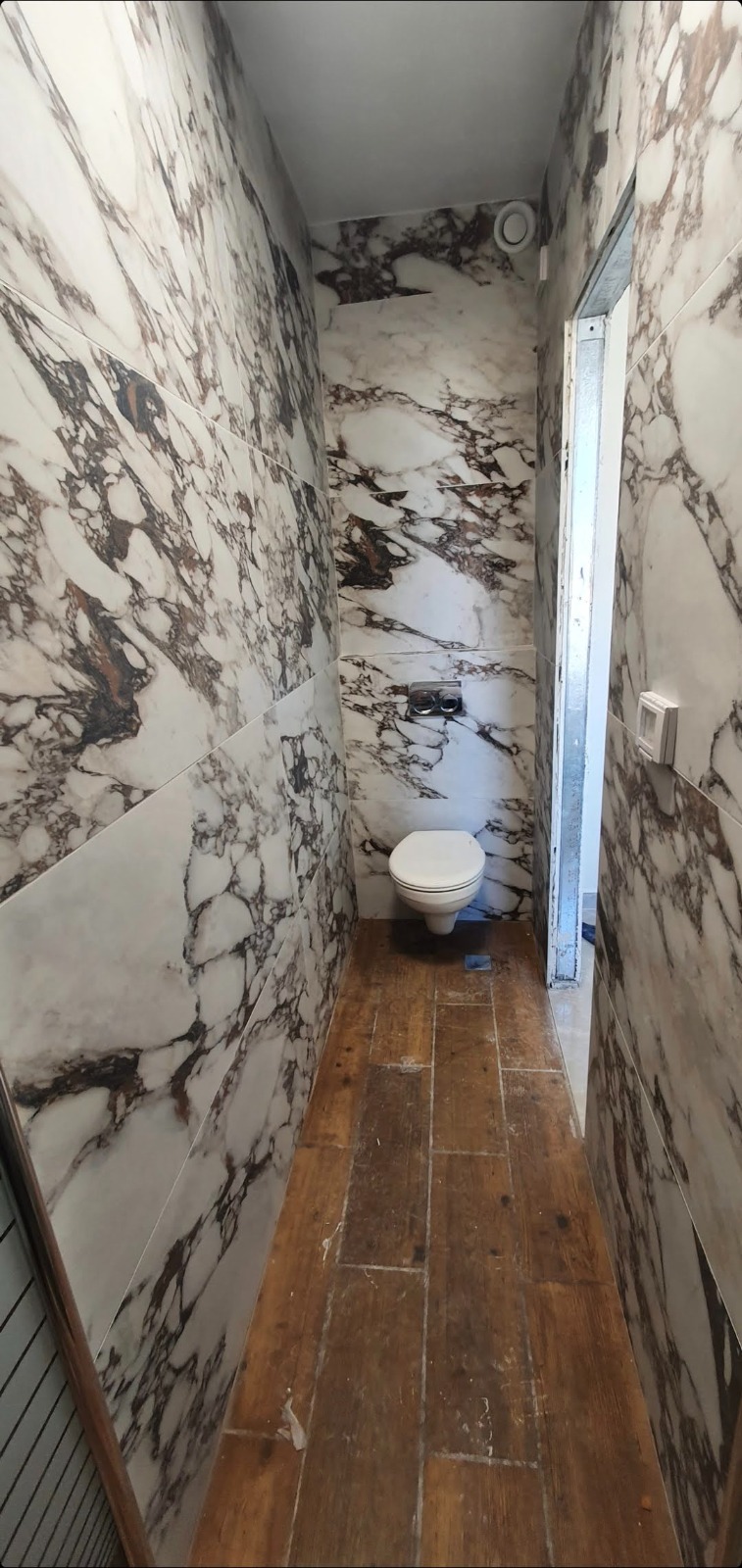 חדר שירותים מעוצב 