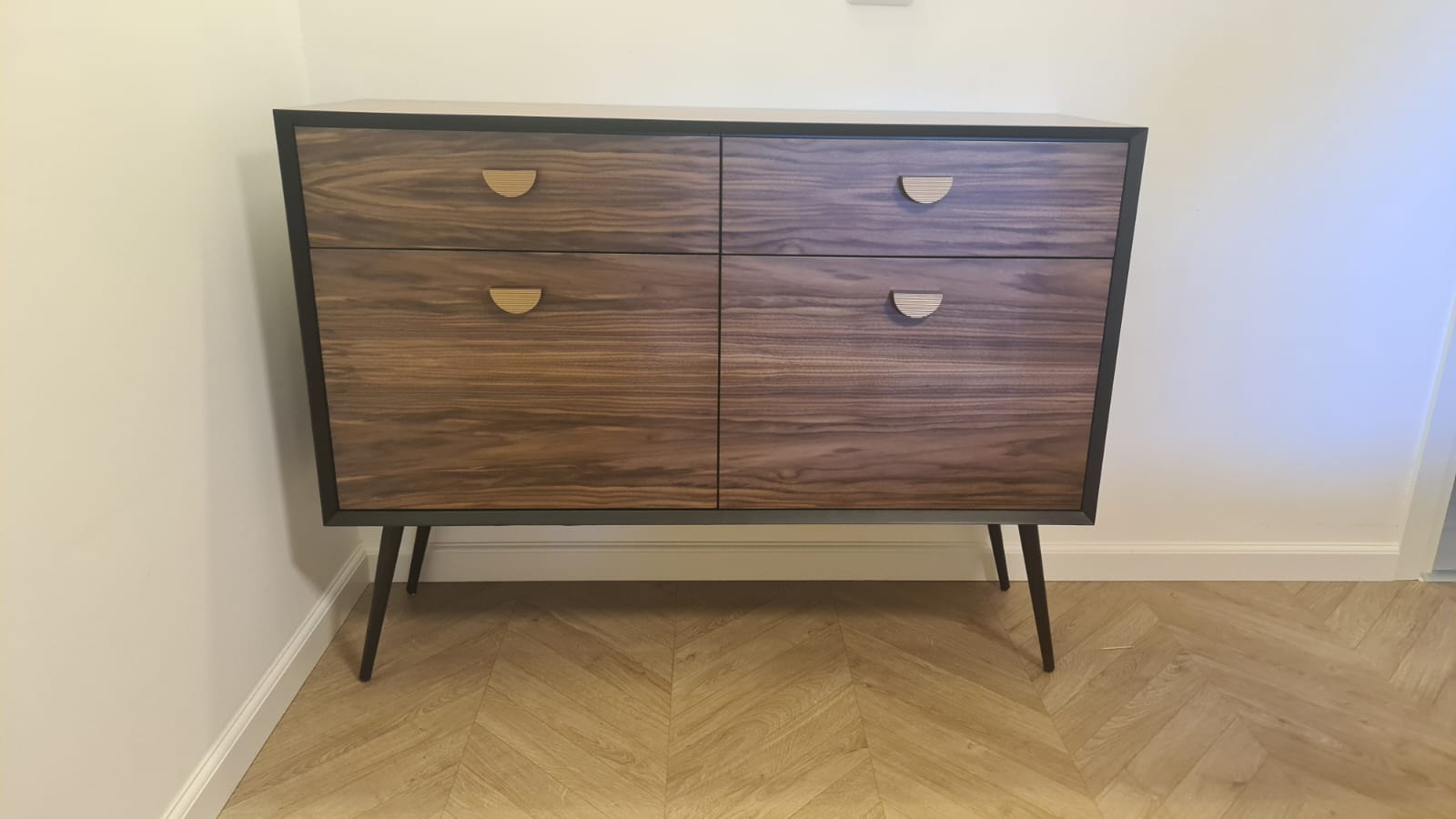 שידות וקומודות
