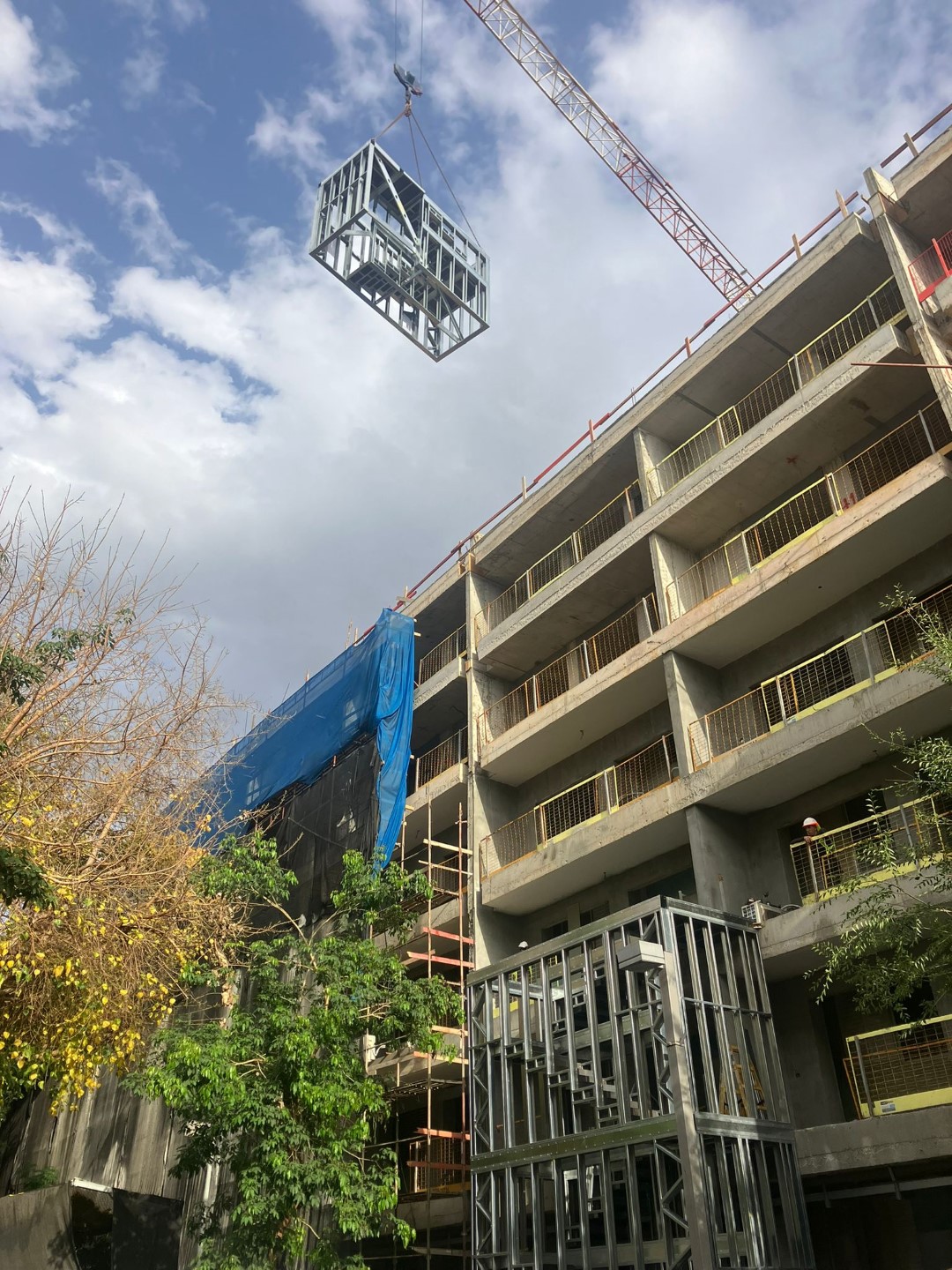 מדרגות מודלריות לתמ״א 38 לחברת קן התור ברחוב יהודה הימית תל אביב יפו