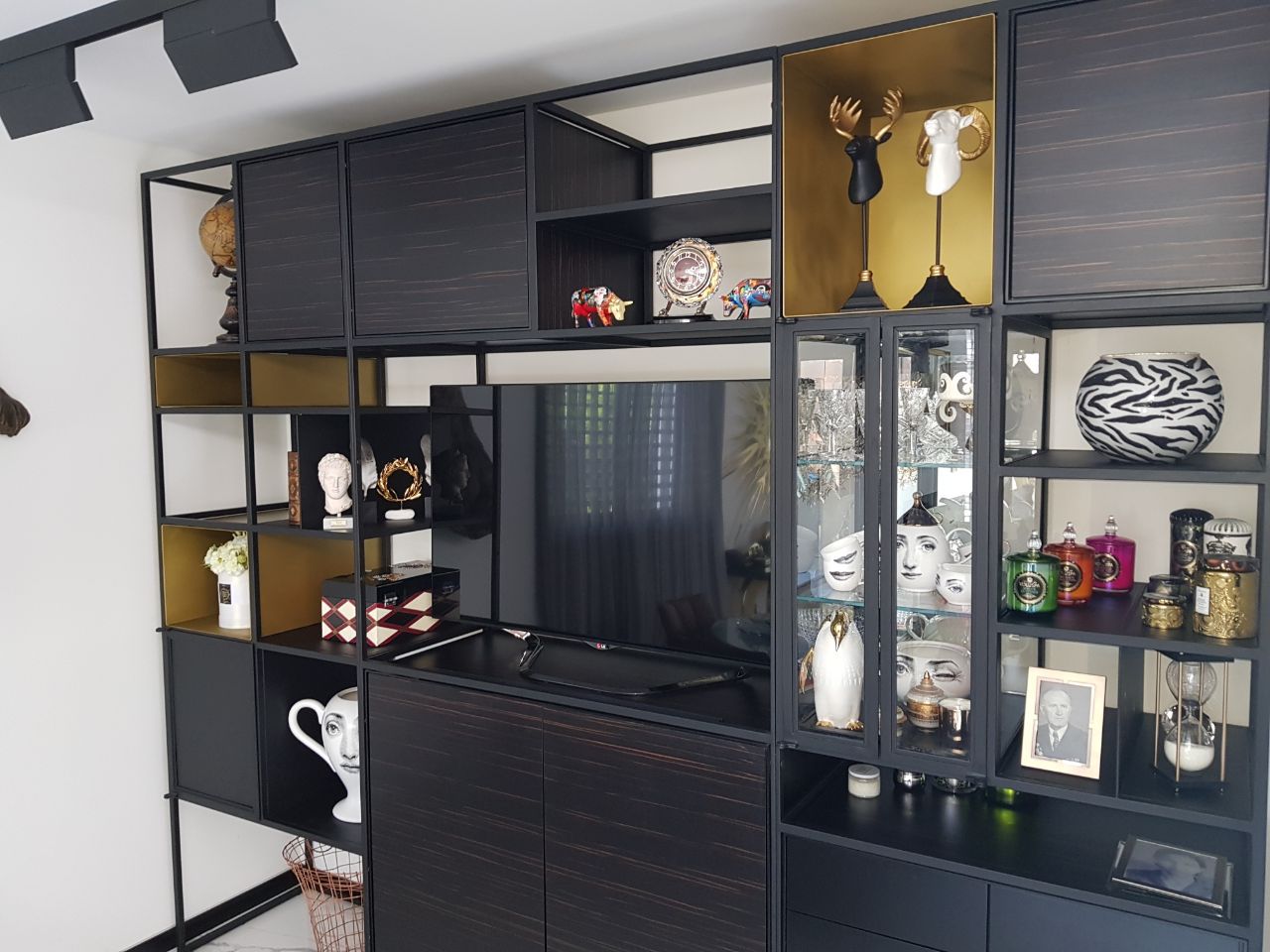 ויטרינות ברזל זכוכית