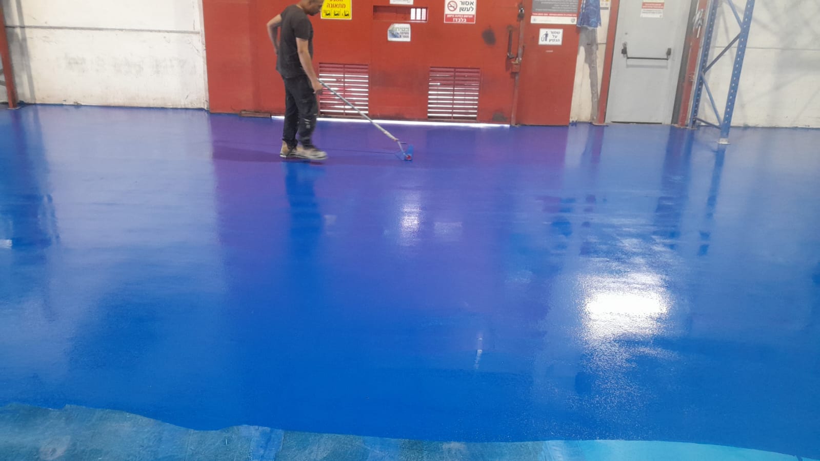 חניות למלגזות למניעת נזילות חומצה לרצפה