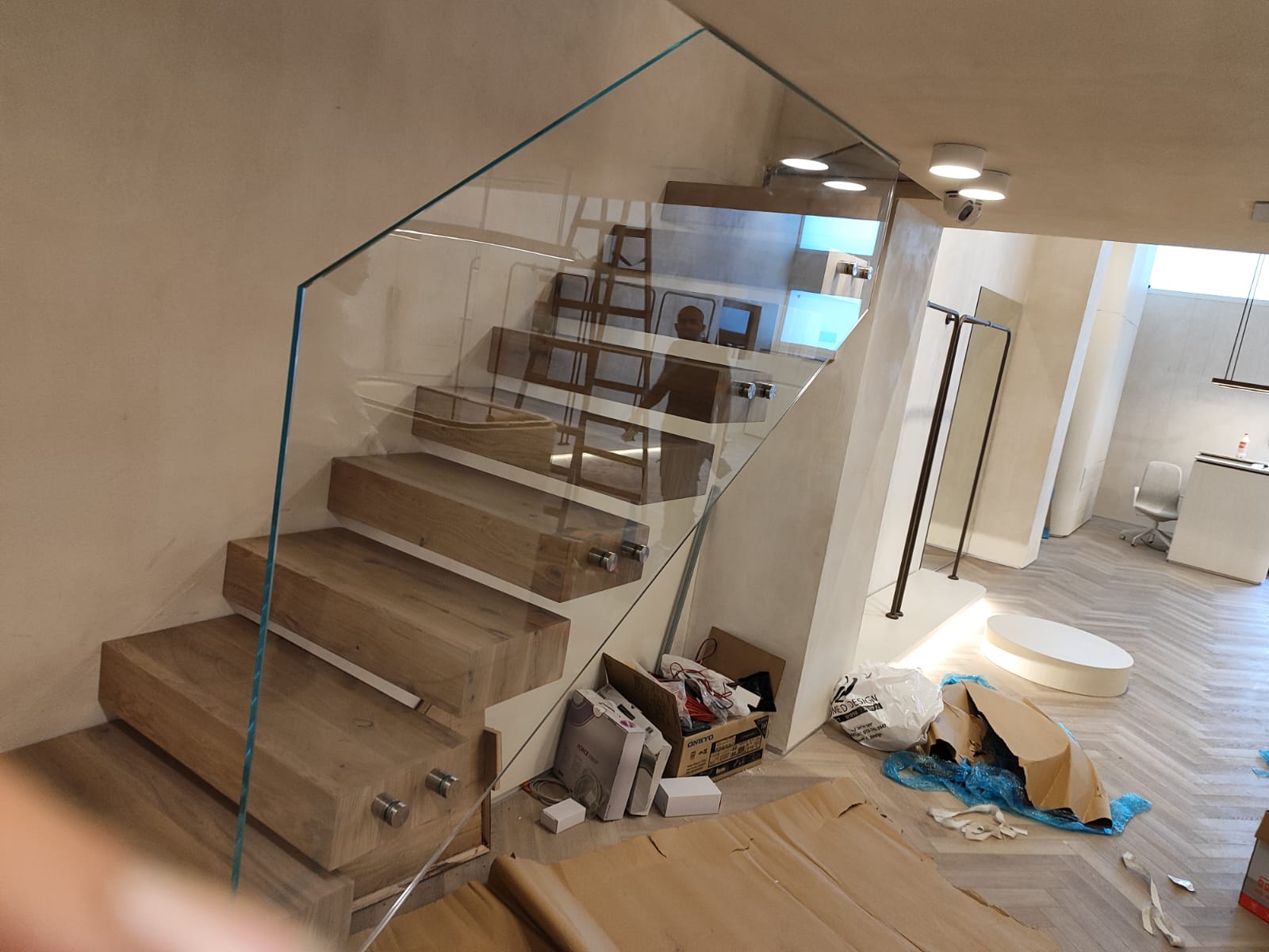 מעקה מזכוכית 15ממ אקסטרה קליר מחוסמת