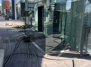המיוחדים מי זכוכית