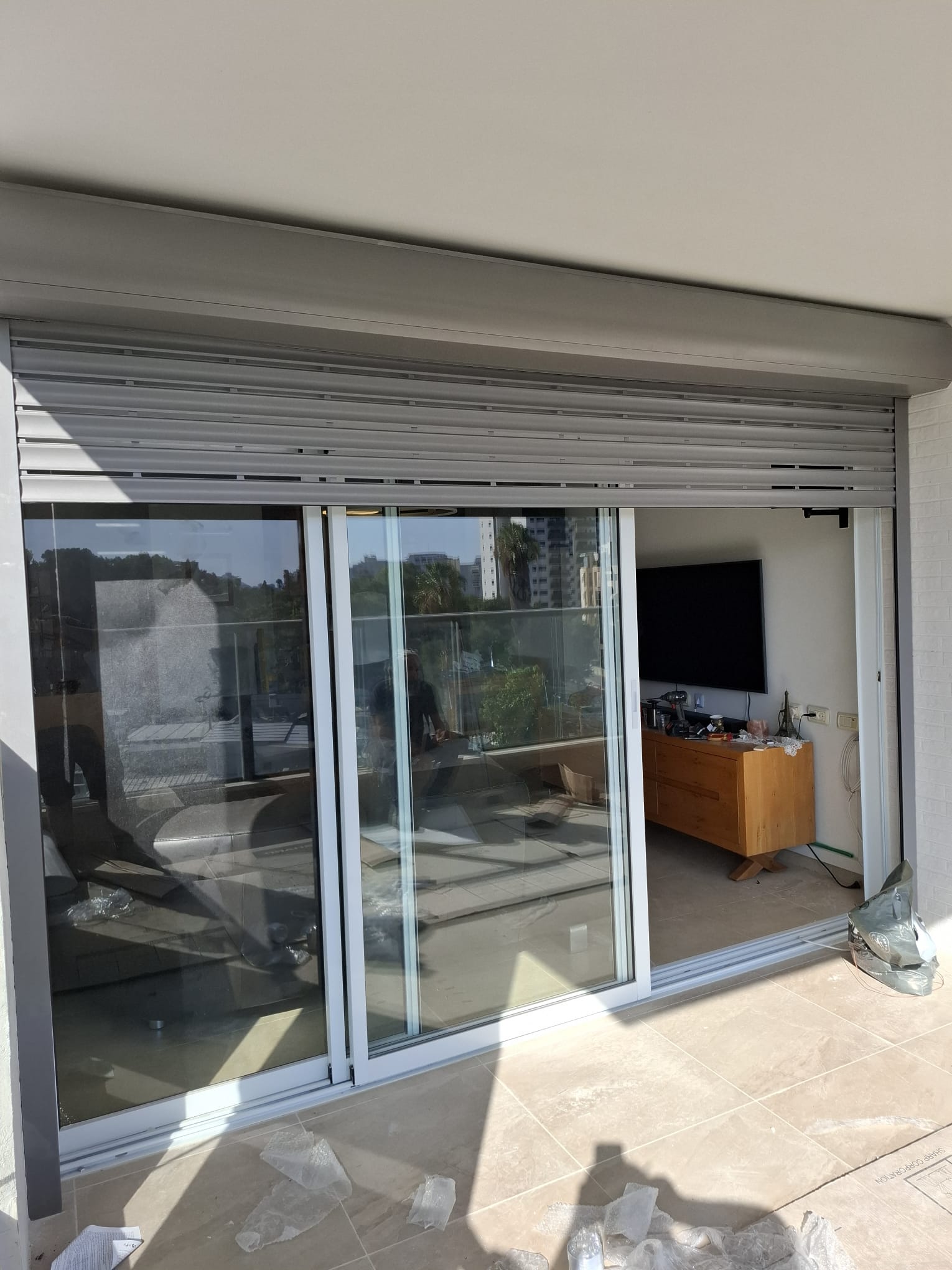 תריסי אור גלילה חשמליים חיצוני שלב כל חן