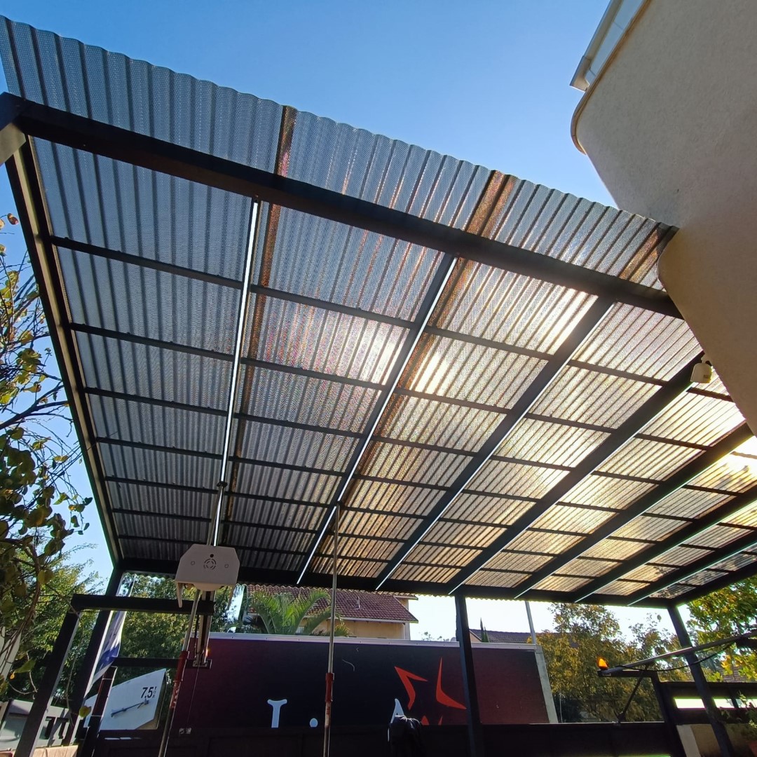 פרגולת חניה