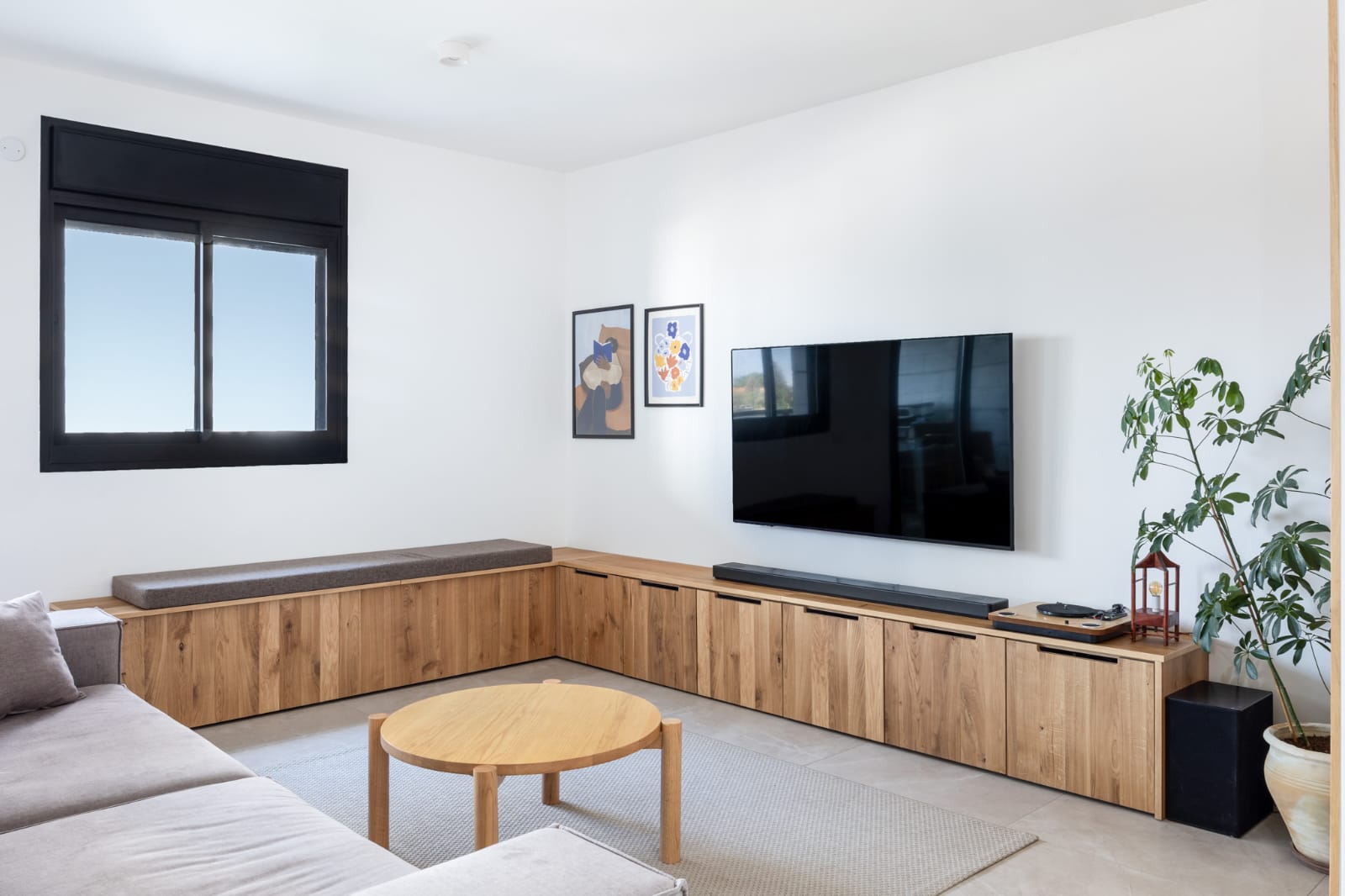 מזנון + מגירות + ספסל אחסון + חיפוי קיר מחורץ