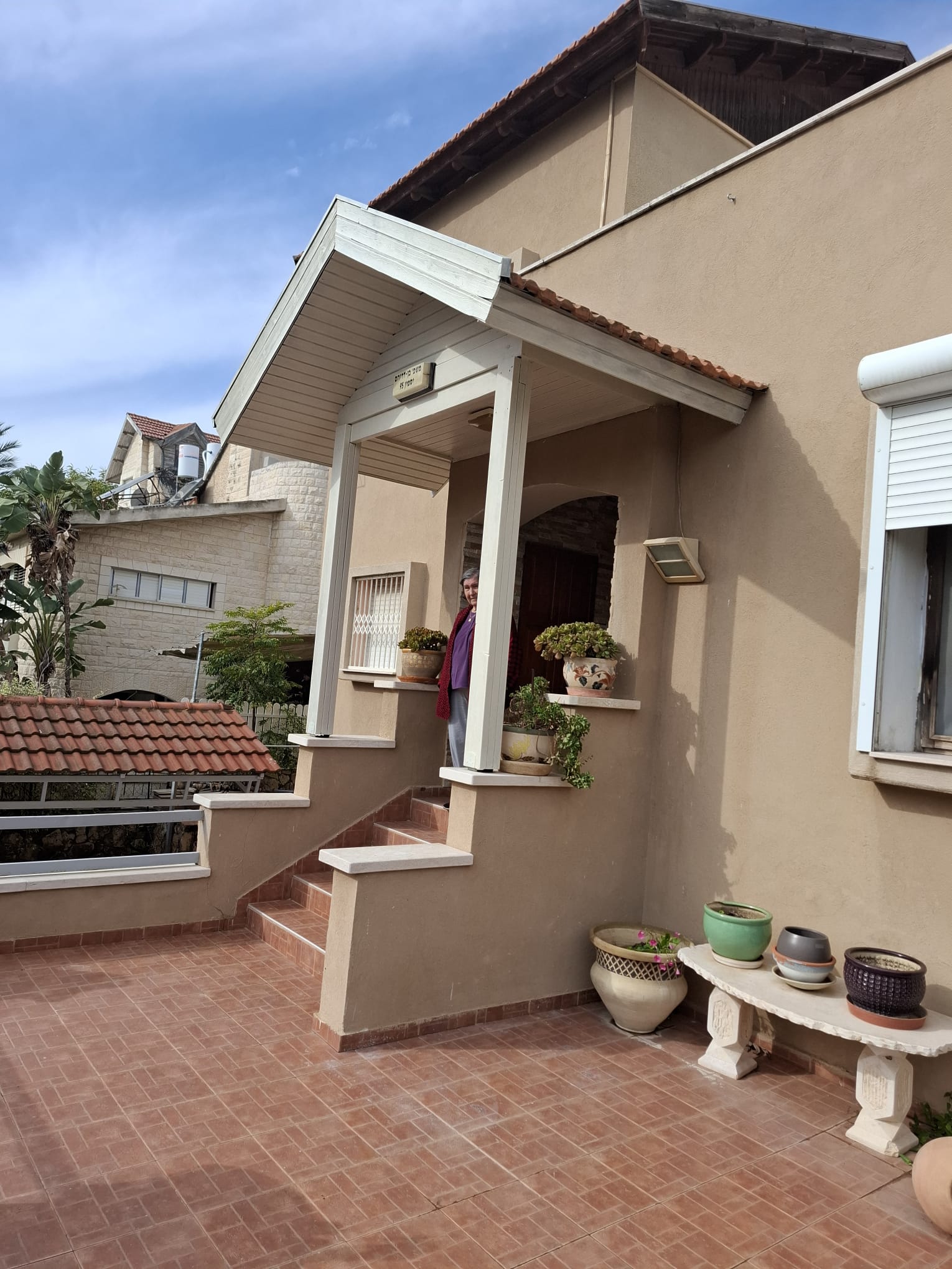 דק וגדרות משולבים עם עץ לשימור