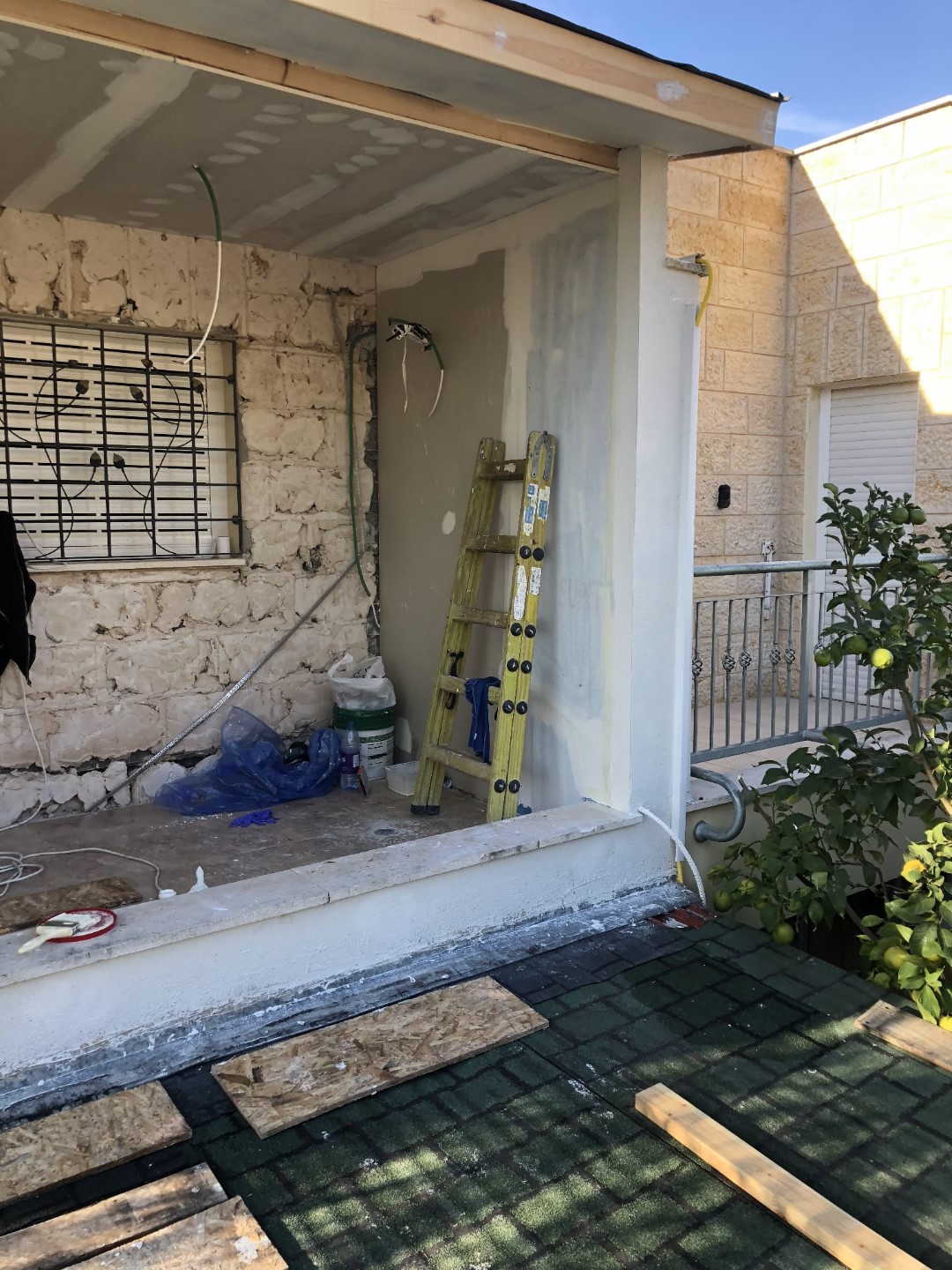 הכנת צנרות במהלך בנייה