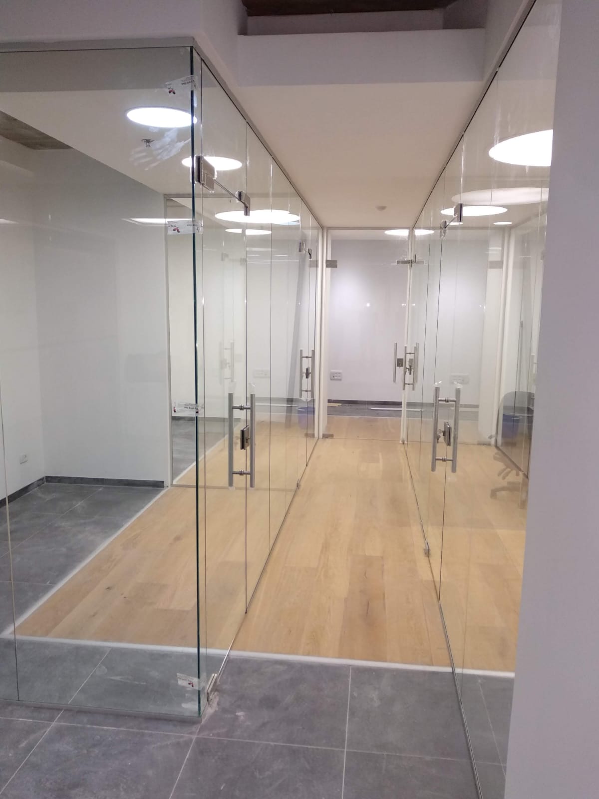 סגירות משרדים וחדרי שינה