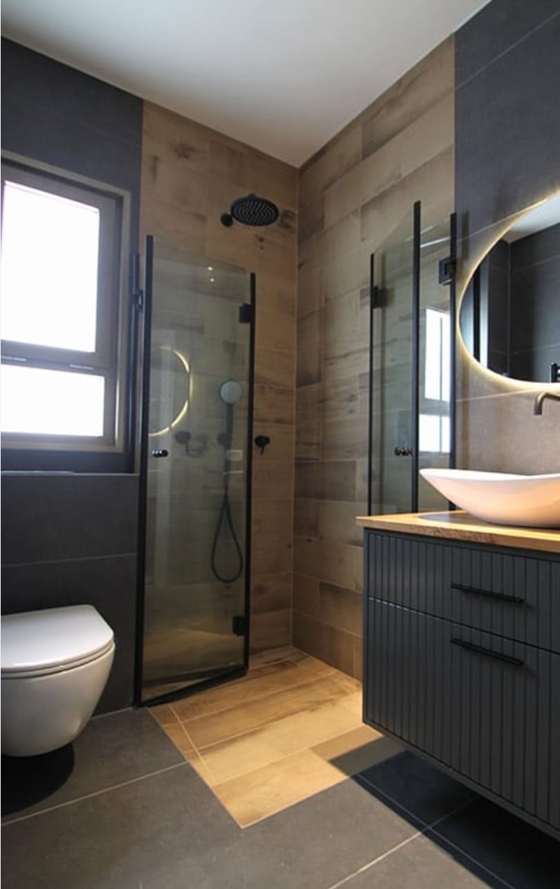 חלוקה מחדש, ריצוף חוץ ומקלחות בבית, רמת גן