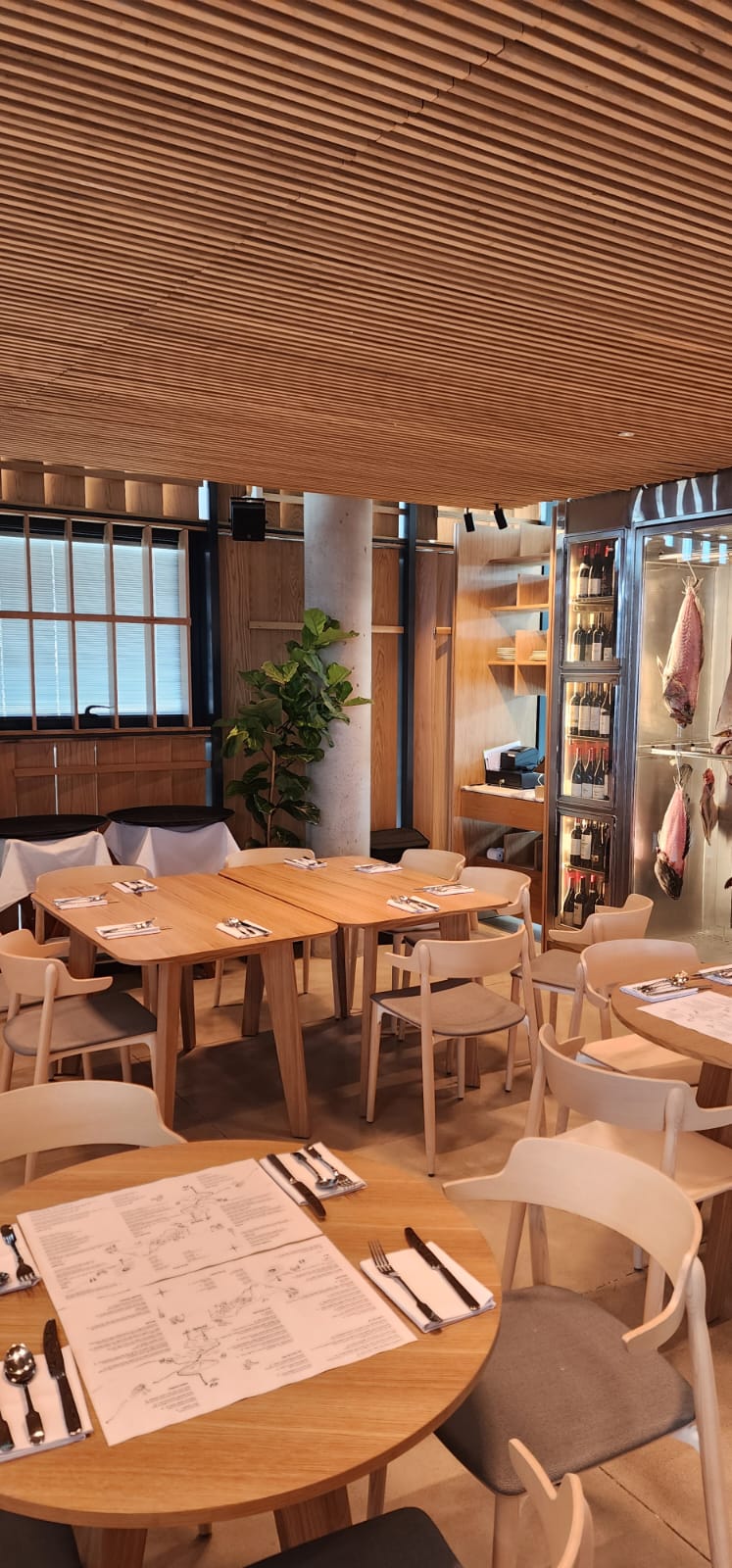 מסעדת דולפינריום תל אביב