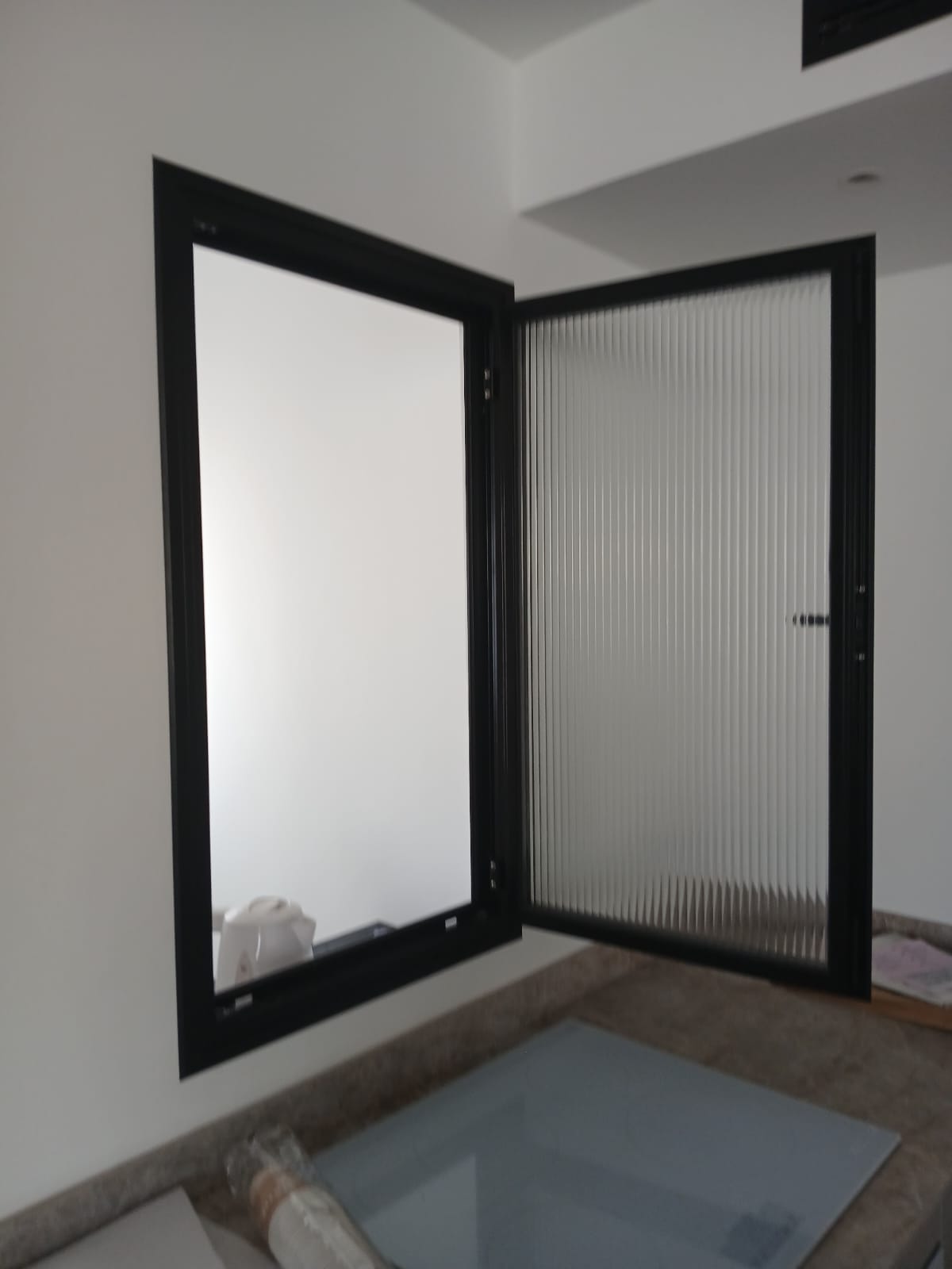 חלונות זכוכית גלינה