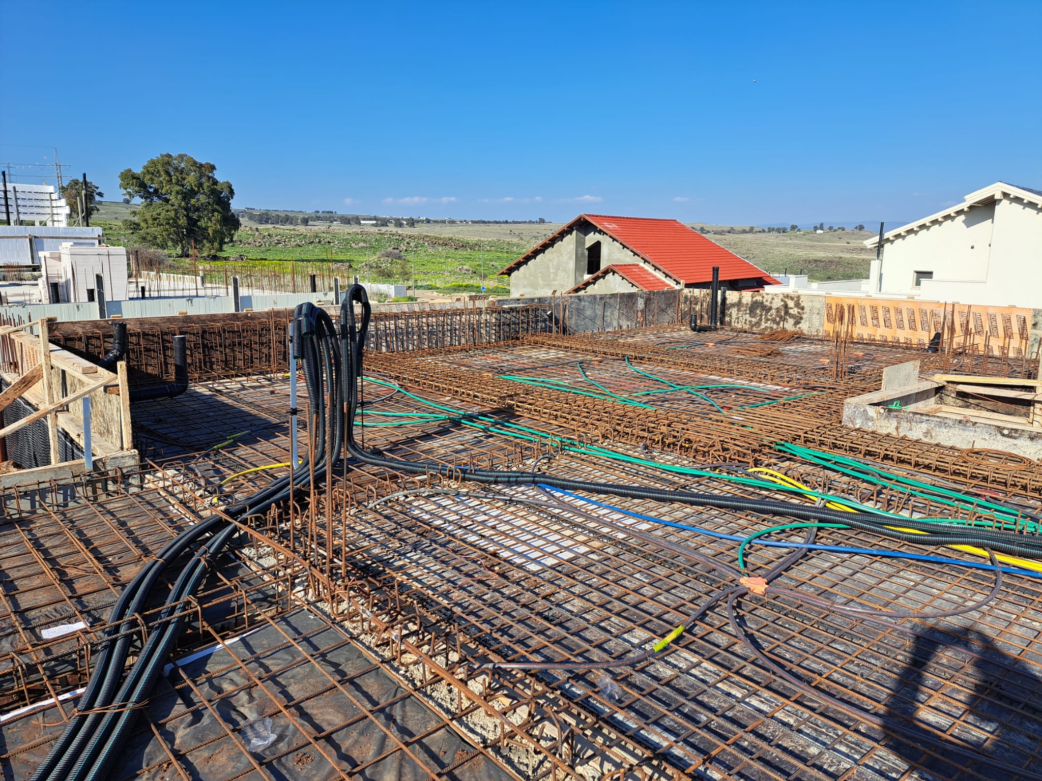 שחרור יציקות וילה, מושב מירון