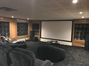 חדר קולנוע