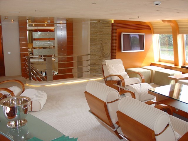 איך לבחור נכון מעצבת פנים